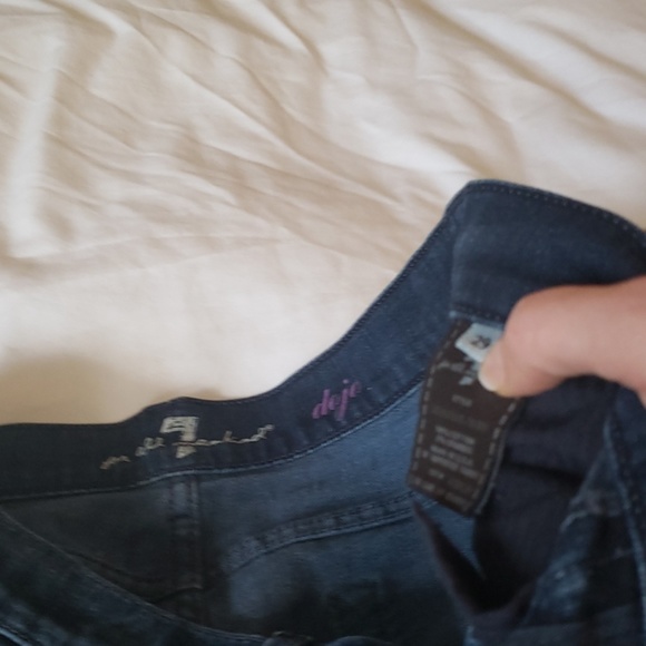 7 For All Mankind - Picture 6 of 6